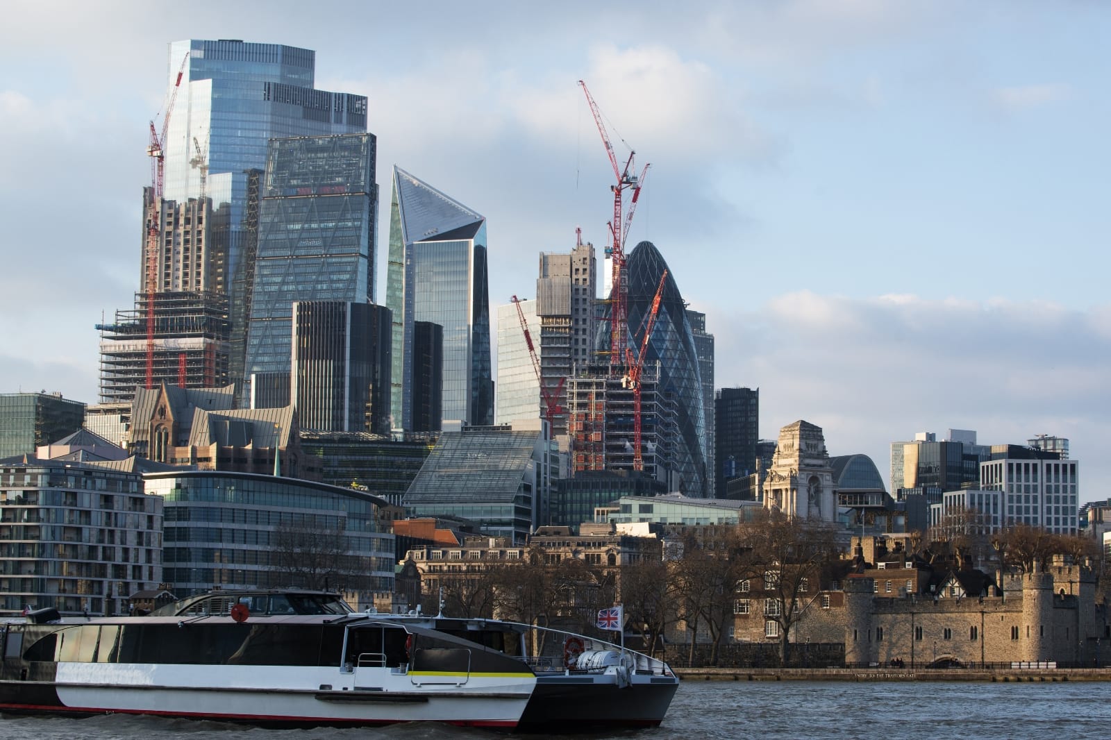 Construction Leads Growth as UK Faces Housing Headwinds